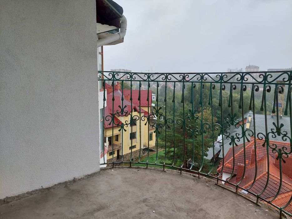 ПРОДАЖ 3 кім. квартира 125 м. кв. вул Бориславська м. Трускавець