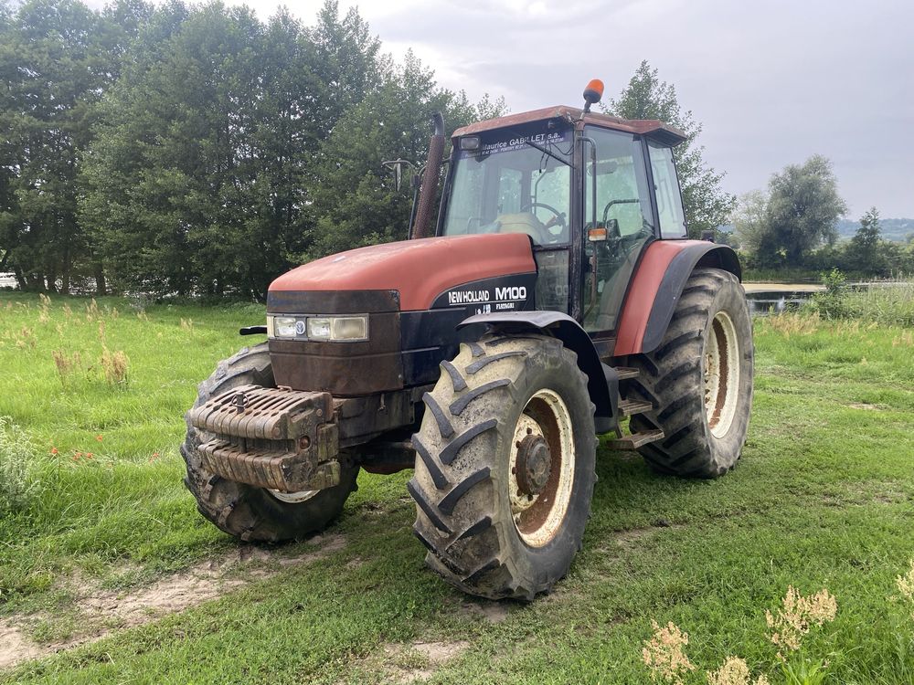 Traktor NEW HOLLAND M100 . Sprowadzony . Fiat Fiatagri