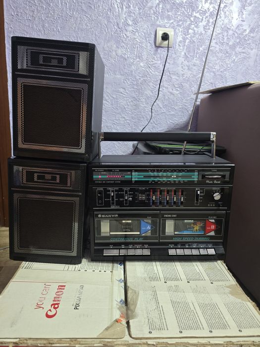 Продам магнитолу SANYO MTW 5 
Двухкассетный магни