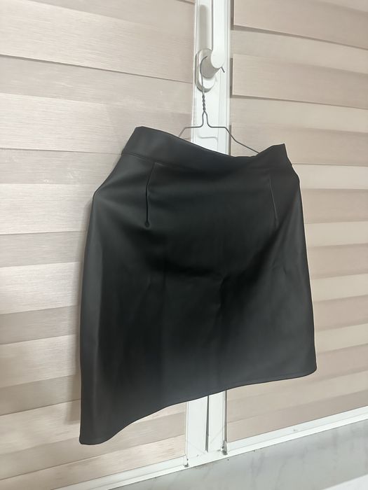 Міні спідниця з еко-шкіри нова