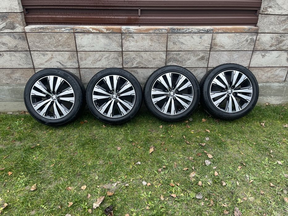 Комплект дисків з резиною Пежо 3008 5008 225/50R17