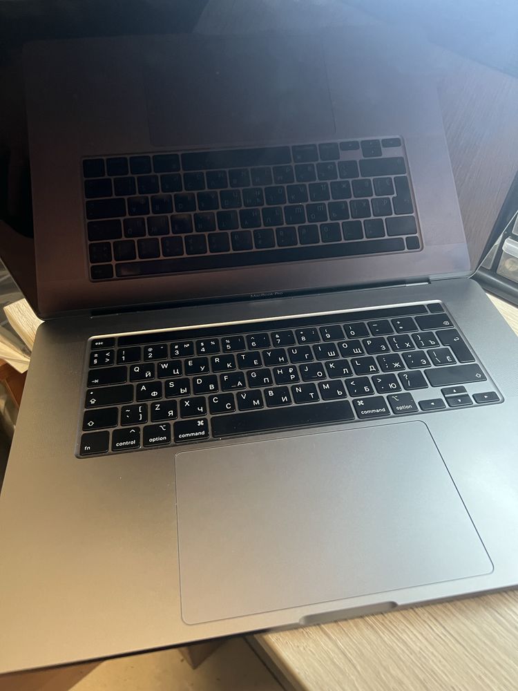 Apple Macbook Pro 16 A2141 i7-2.6GHz 16GB DDR4  512GB SSD