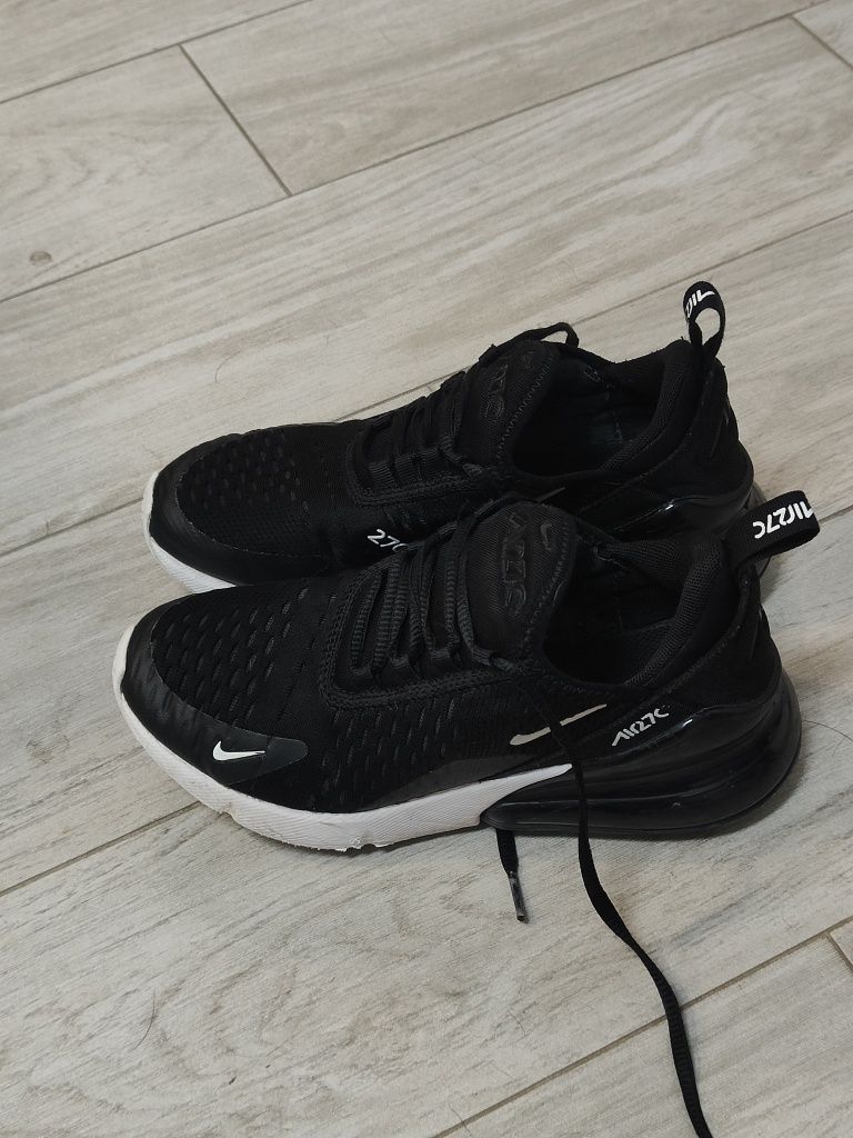 Nike Air Max 270 tamanho 35,5