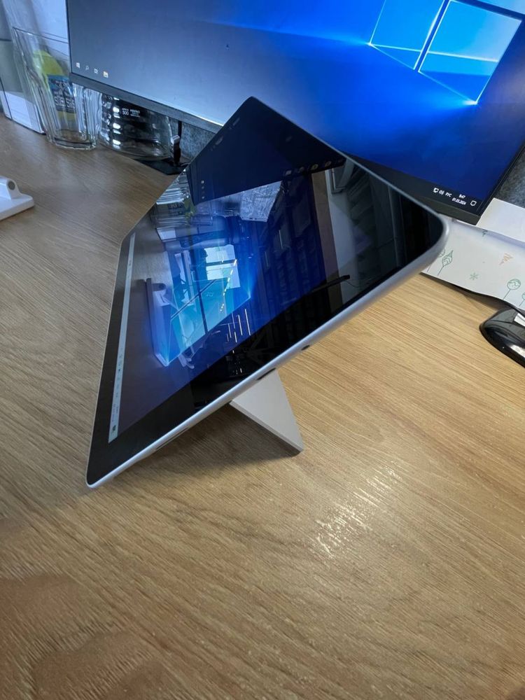 Microsoft Surface Go 10.5 128GB SSD WiFi. Відмінний стан