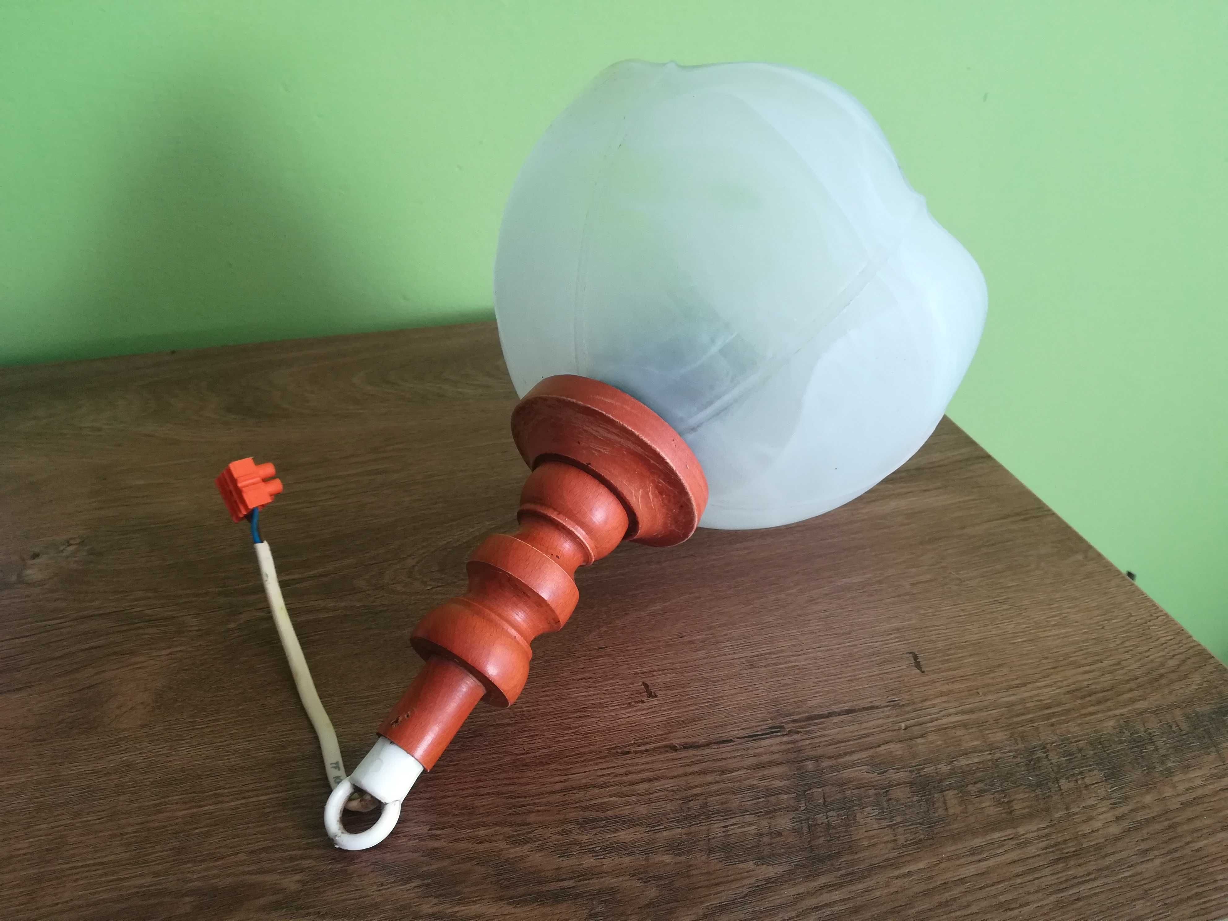 Lampa wisząca ze szklanym kloszem - gotowa do podłączenia!