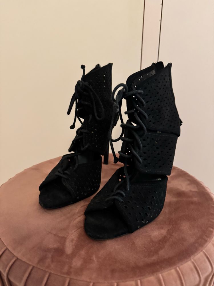 Sandálias Marca Zara