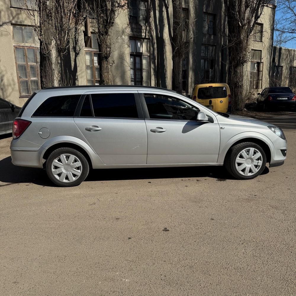 Opel Astra H 2010год 1,7 дизель, МКПП. Обслужен, 230т пробег