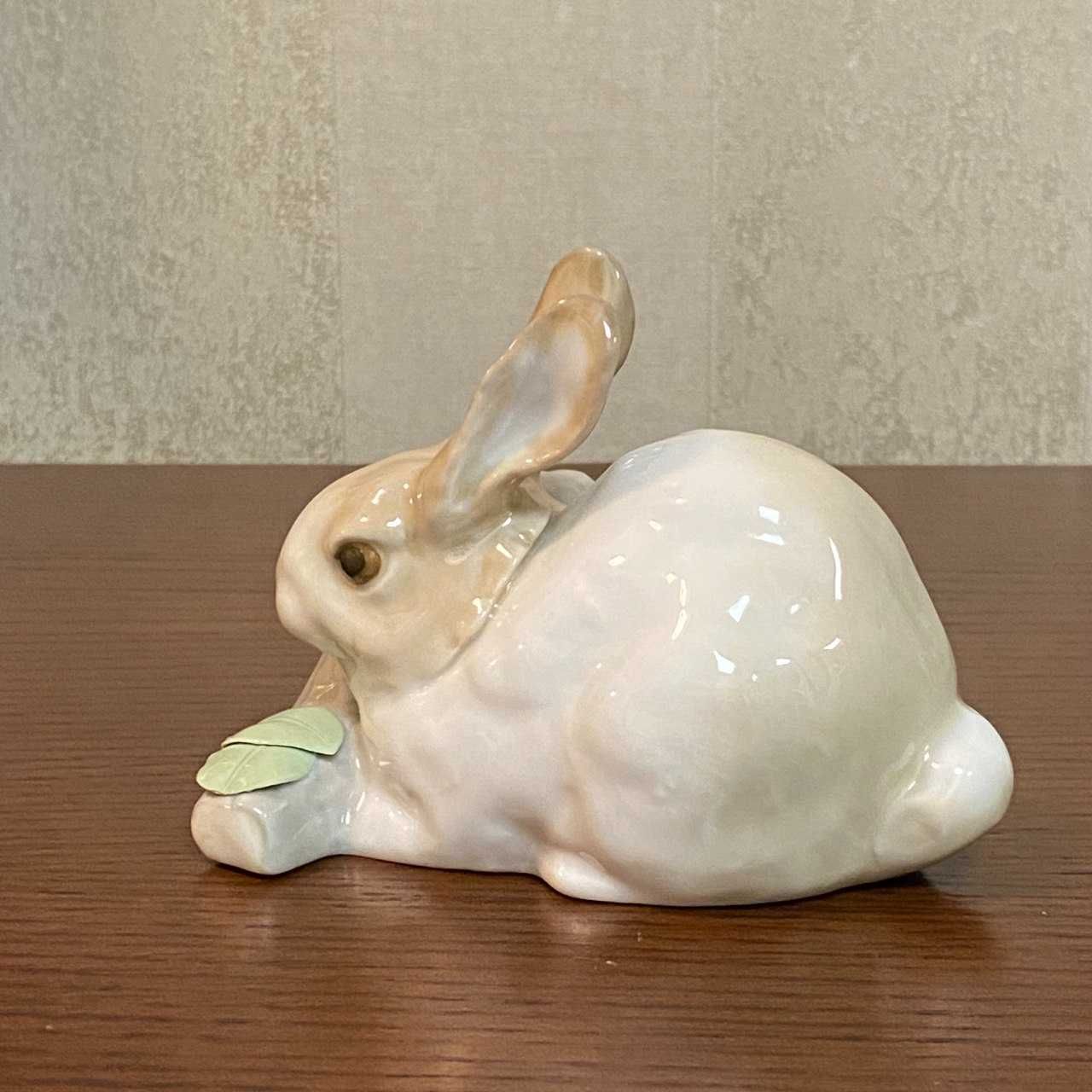 Небольшая Фарфоровая статуэтка Lladro «Обедающий кролик».