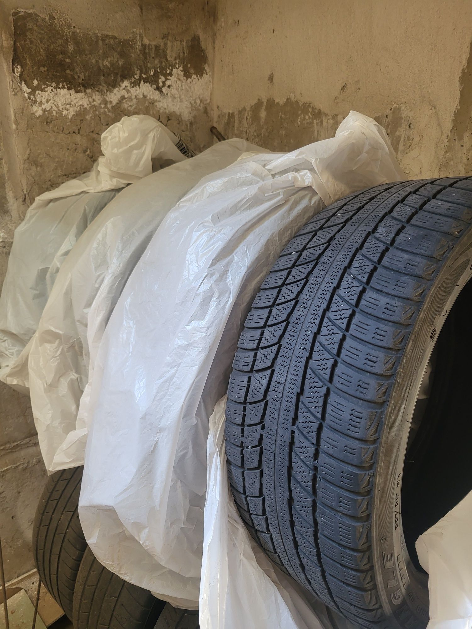 Triangle snow lion TR777 225/45 r18