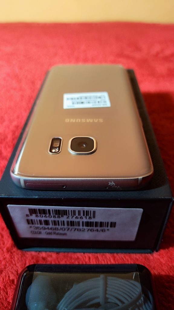 Smartfon Samsung Galaxy S7, kolor Gold, etui  Smart Viev, st.jak Nowy.