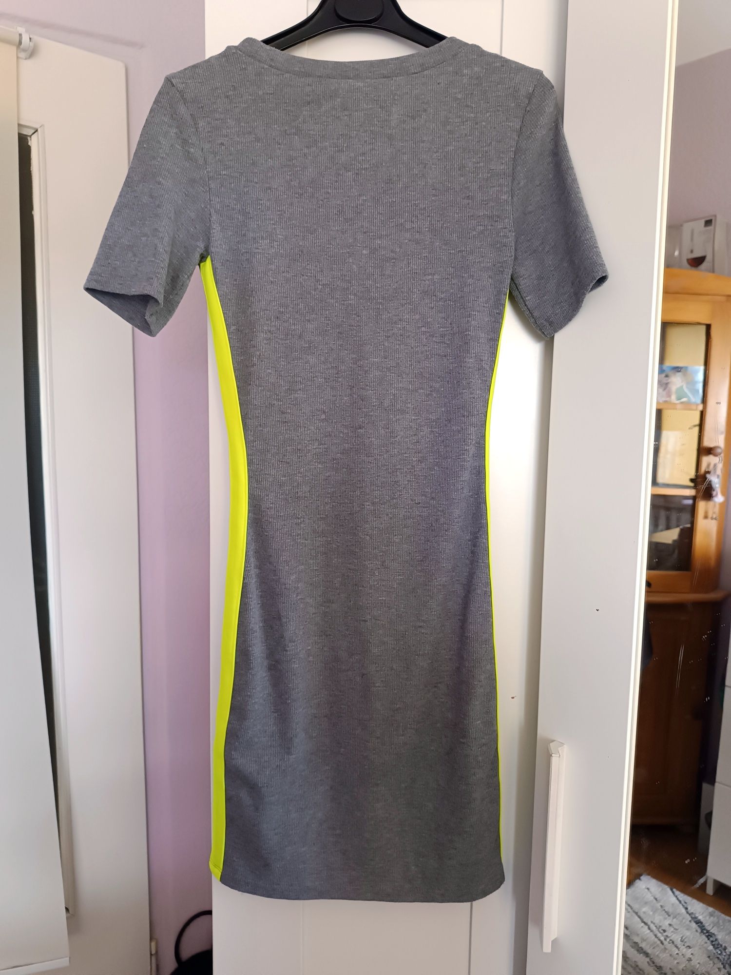 Sukienka prążkowana H&M