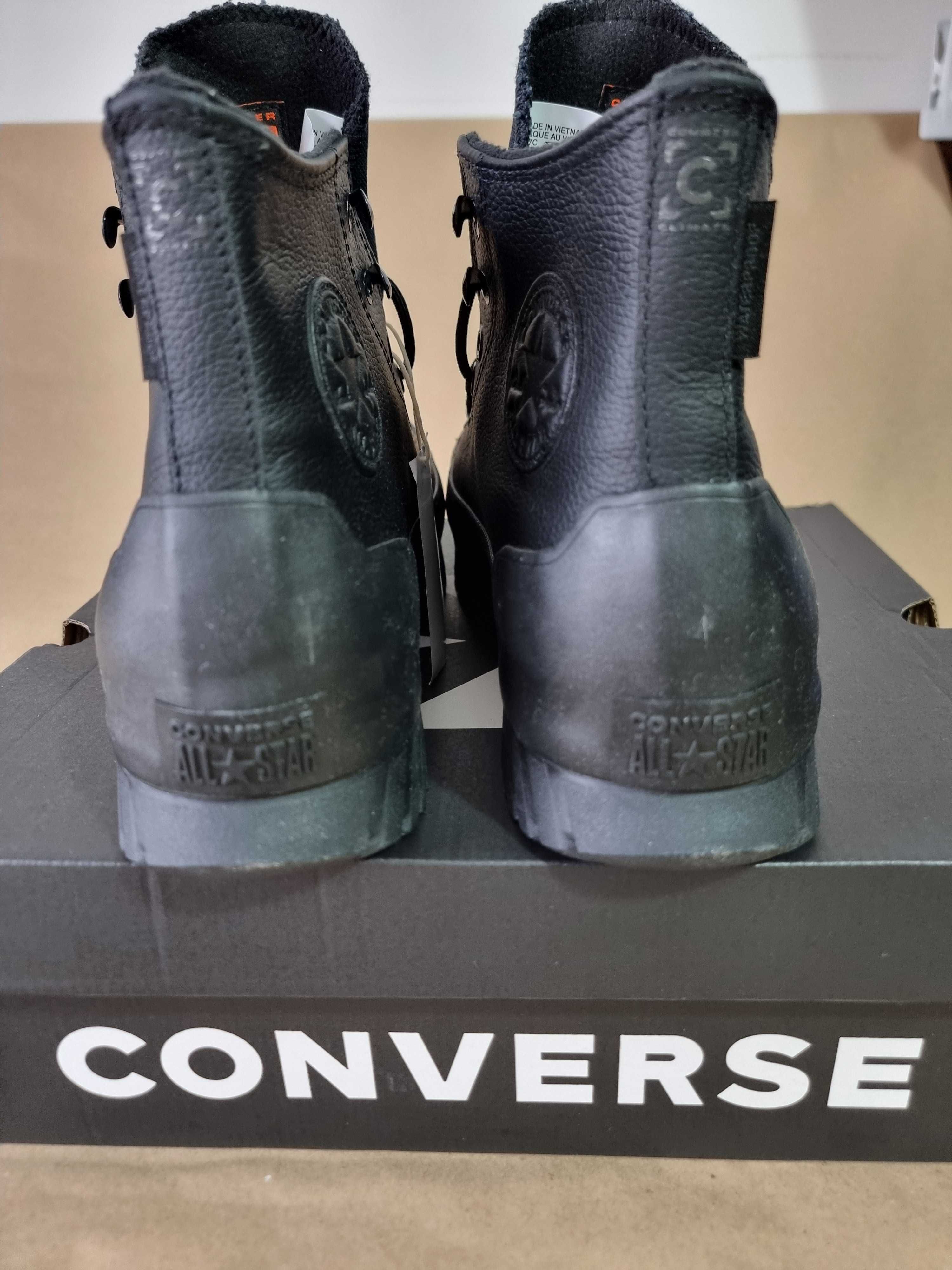 Converse All Star °46,5
Original. Couro.