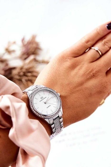 Zegarek Damski ozdobiony kryształami cyrkoniami na rękę klasyczny