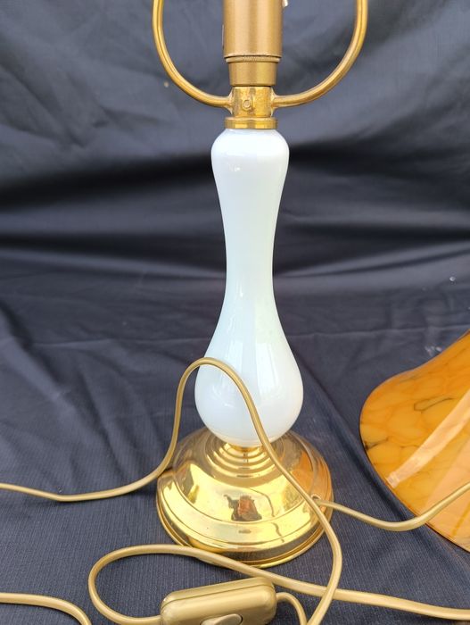 Stylowa lampka na ceramiczno stalowej podstawie