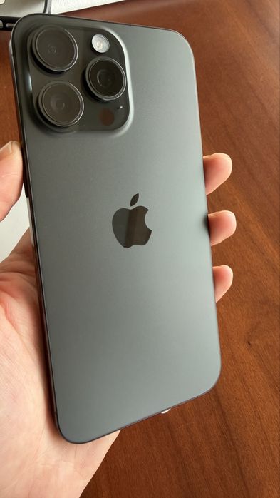 iPhone 15 Pro Max Preto