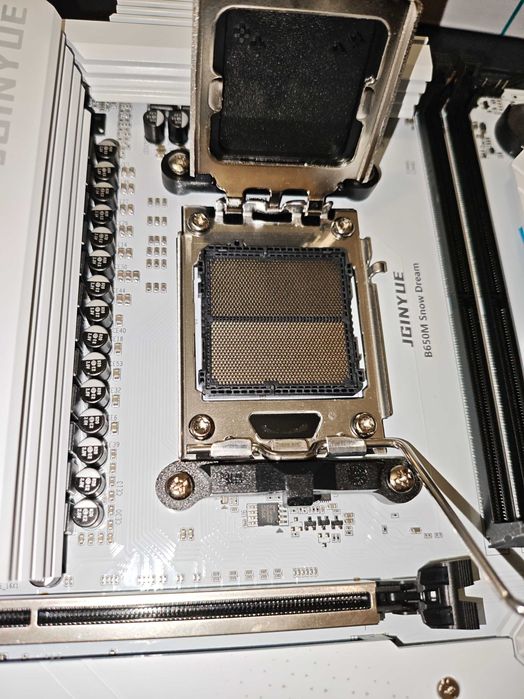 AM5 B650M Snow Dream| AMD Ryzen 5 7500f|DDR5 32gb(2x16)|кулер комплект