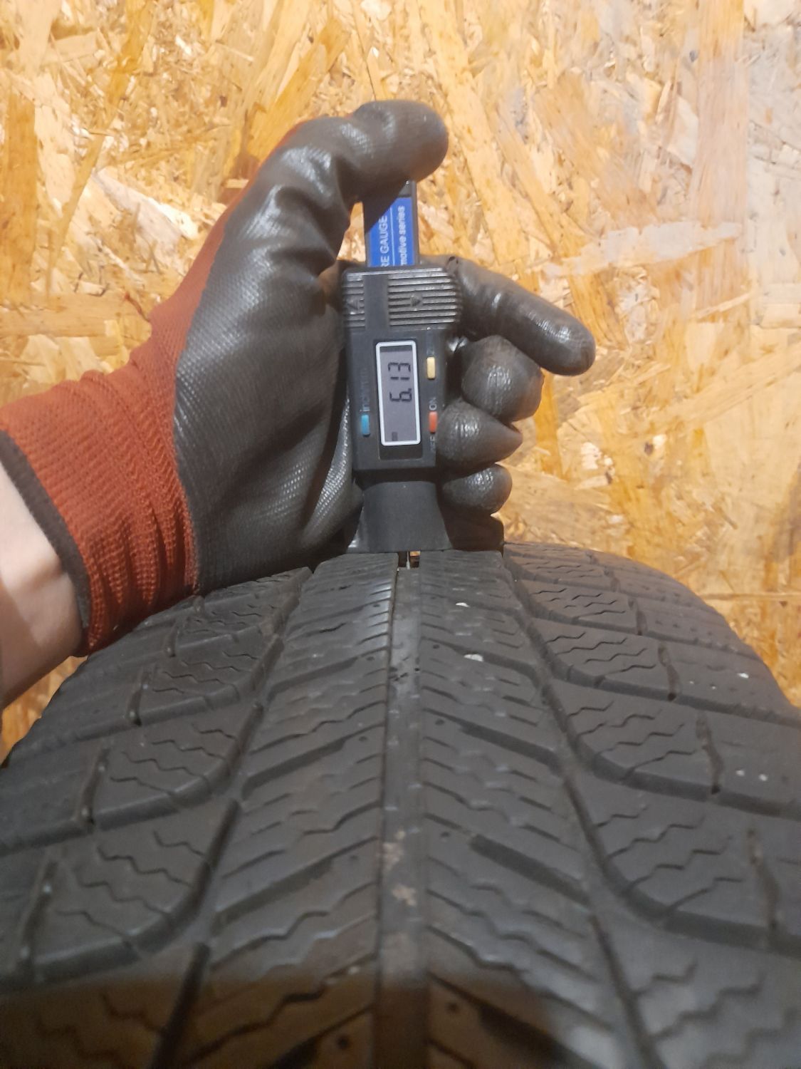 Шини Michelin X-Ice XI3 185/60 R15 88H XL Б/У 6 мм