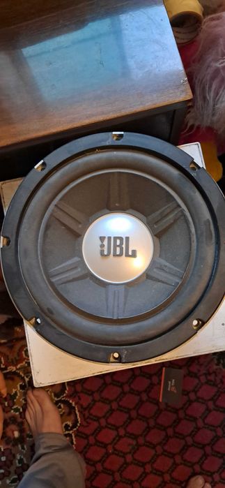 Сабвуфер JBL продам