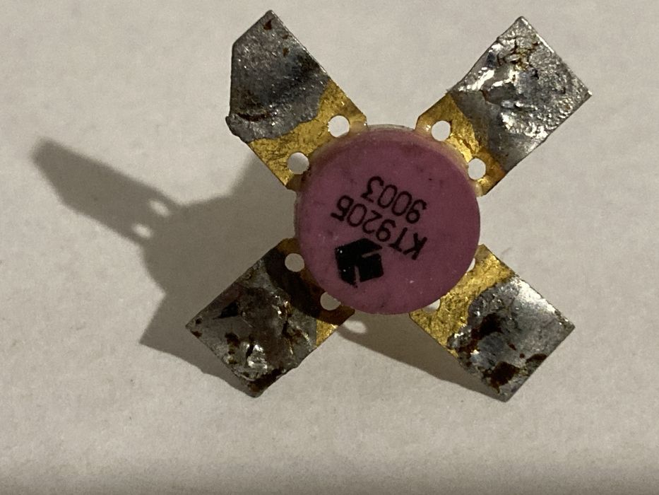 Продам транзисторы кт920Б цена240грн