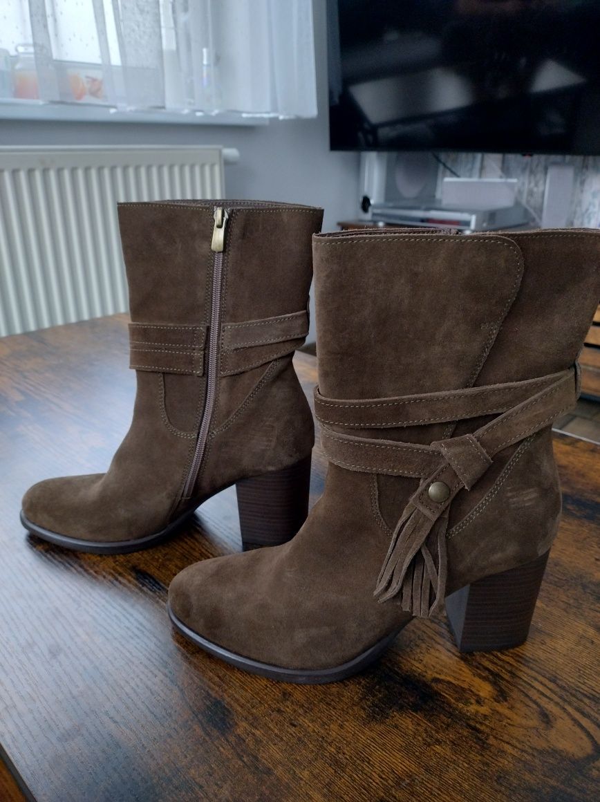 Buty Nowe. Rozmiar 39