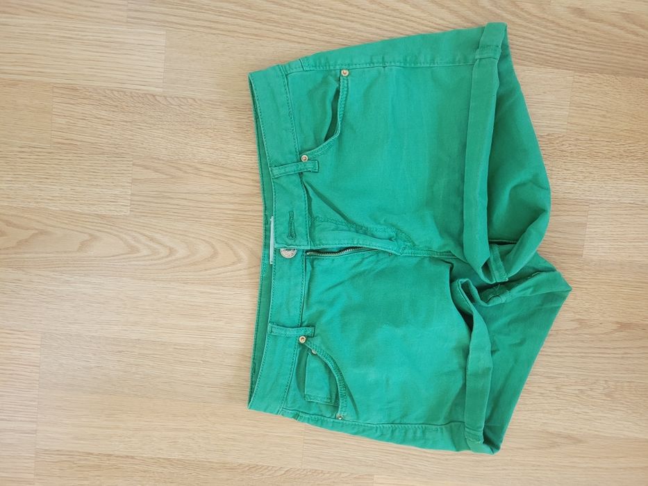 Zielone spodenki dziewczece Stradivarius 32
