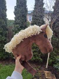 Hobby horse kasztanowato-srokaty