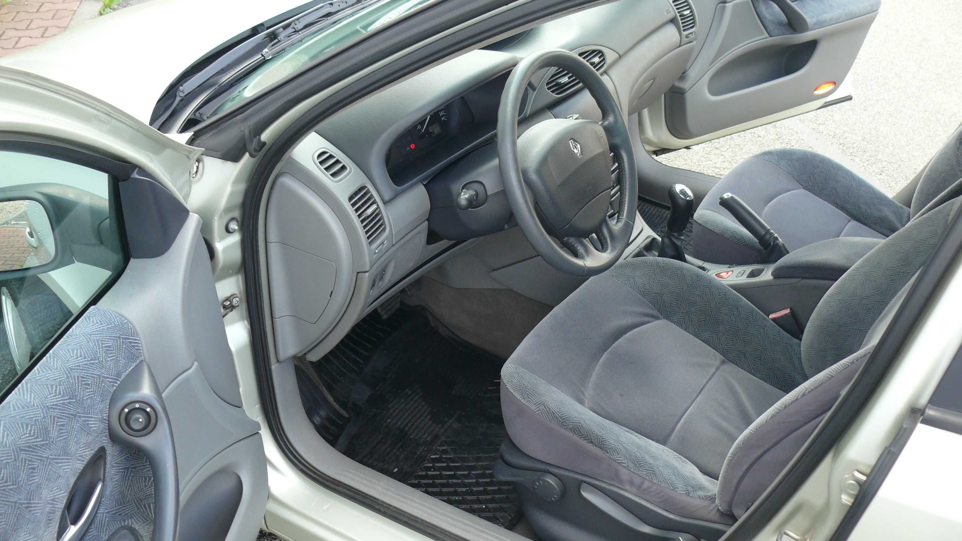 Renault Laguna 1.8 16V Salon Polska!! Niski przebieg!!