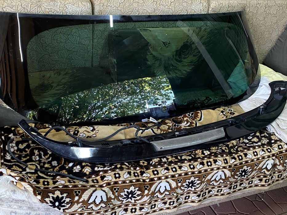 Скло заднє Сitroen C4 B7 б/у 2010-2017