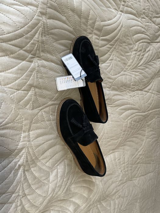 Nowe mokasyny z skóry zamszowej 38