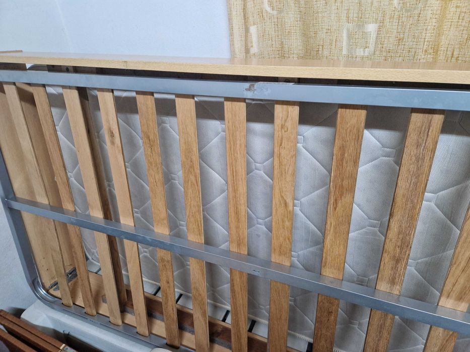 Cama de solteiro usada em bom estado