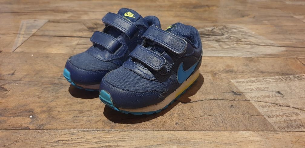 Nike MD Runner 2