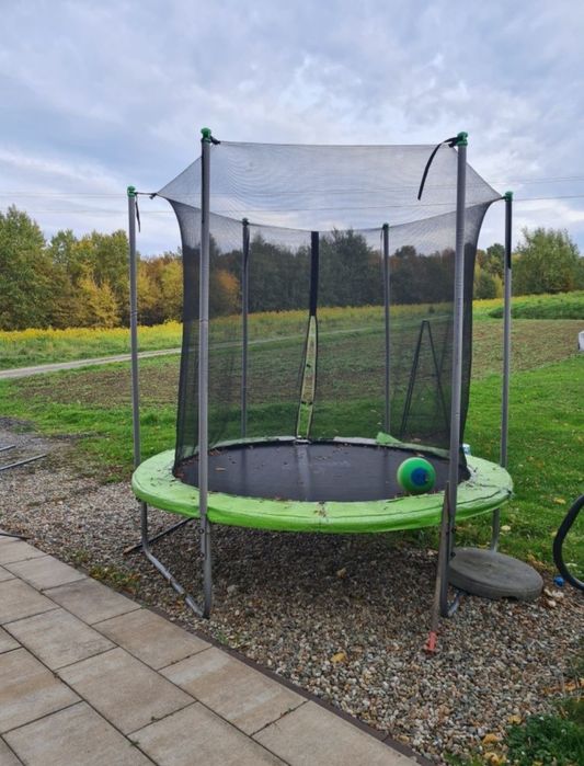Oddam trampolinę