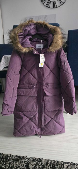 Sprzedam zimowy płaszcz Reserved 146