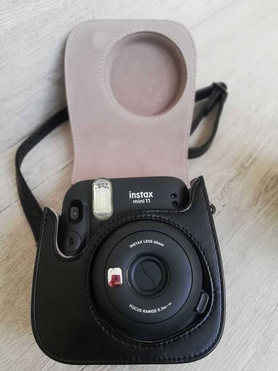 Фотокамера Fujifilm Instax Mini 11 Black в комплекті