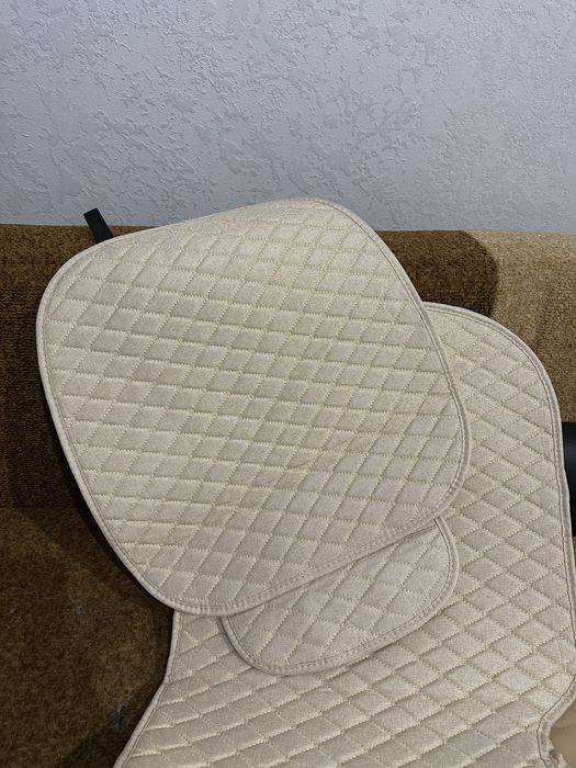 Накидки на сидіння