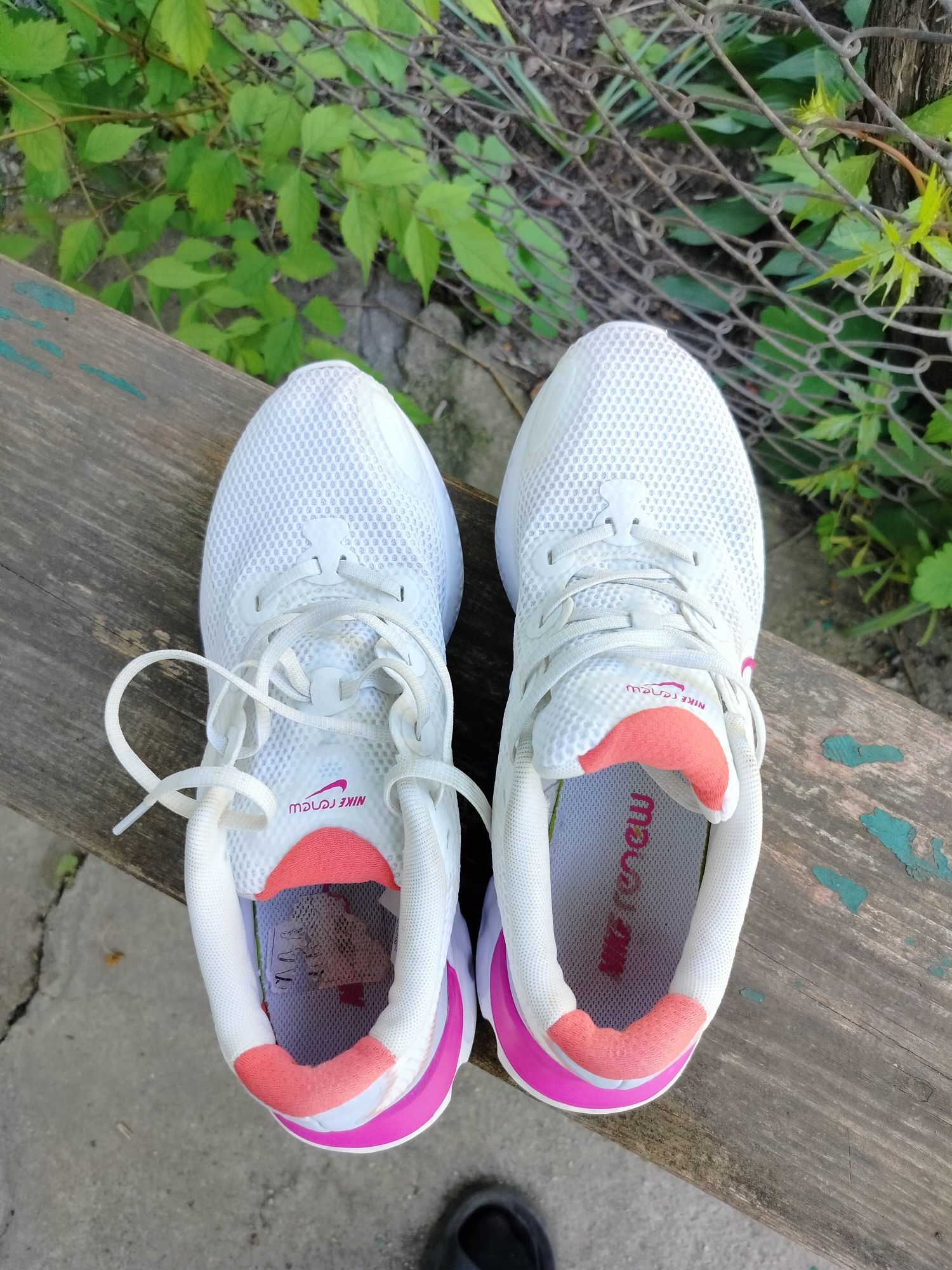 Кроссовки Nike renew 42р.