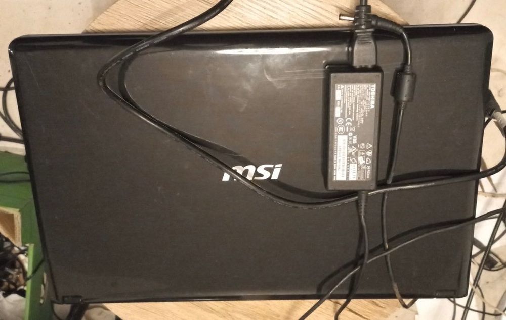 Laptop MSI GE700 model MS-1733 17”