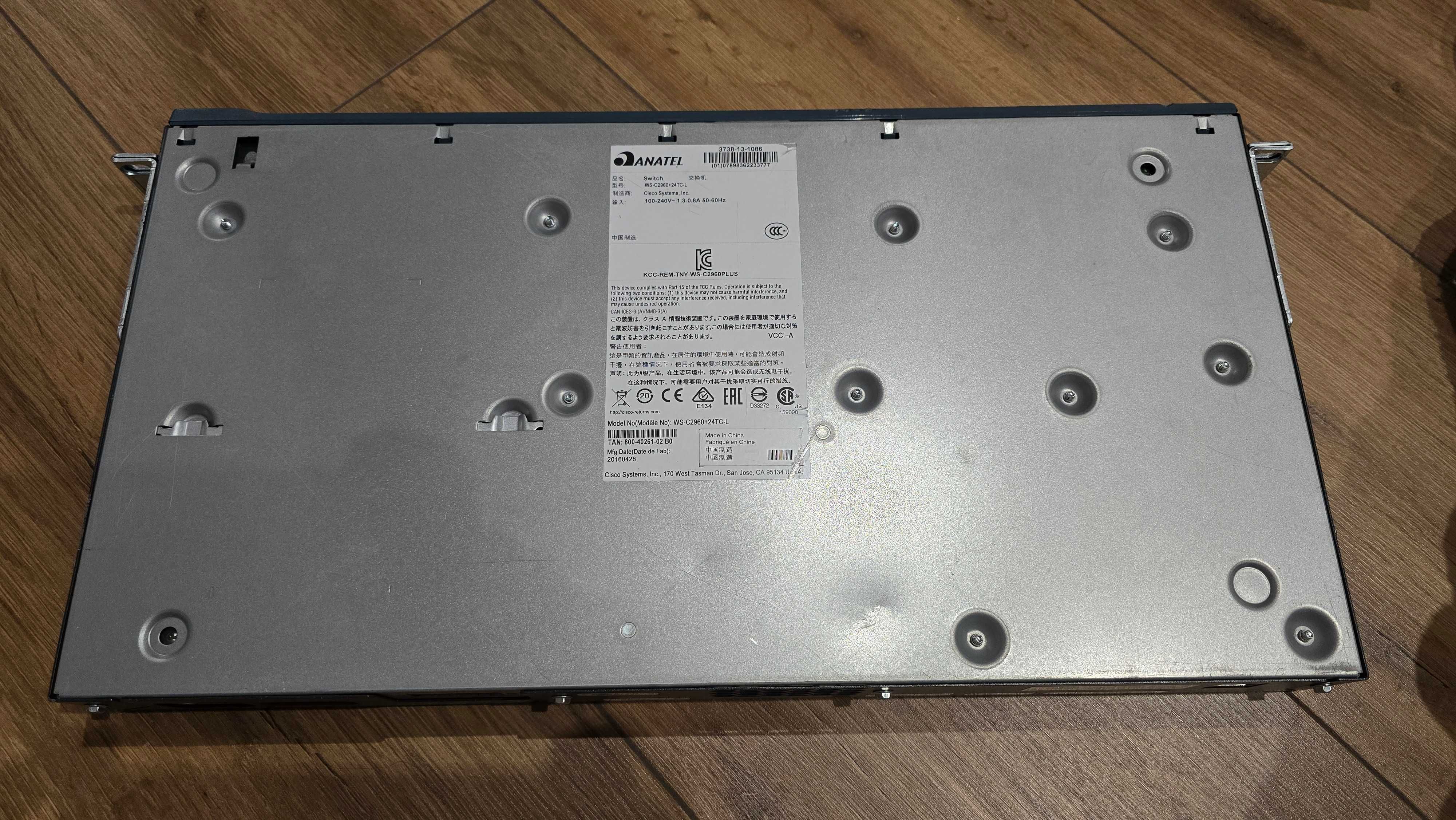 Switch Cisco Catalyst WS-C2960+24TC-L
