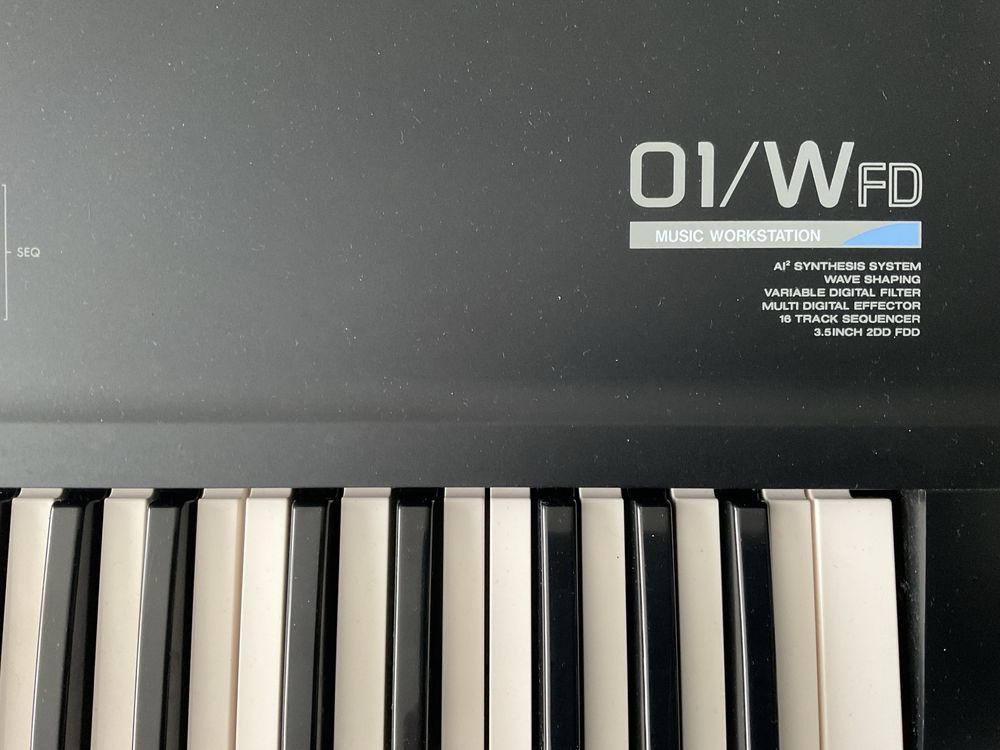 Продам синтезатор Korg 01/w fd