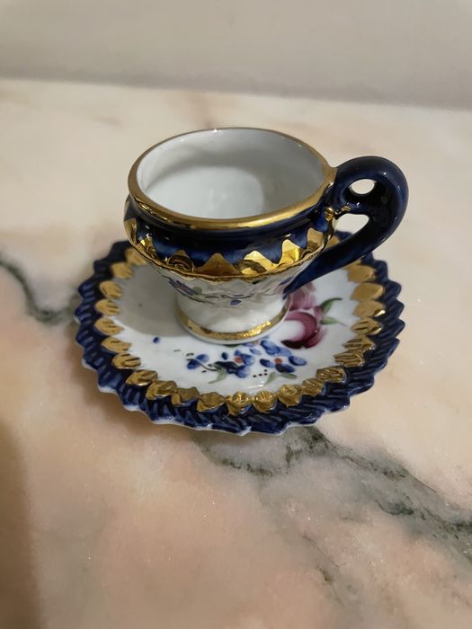 Chavena miniatura pintada a mão de Aveiro