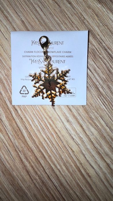 Śnieżynka zapinka Yves Saint Laurent