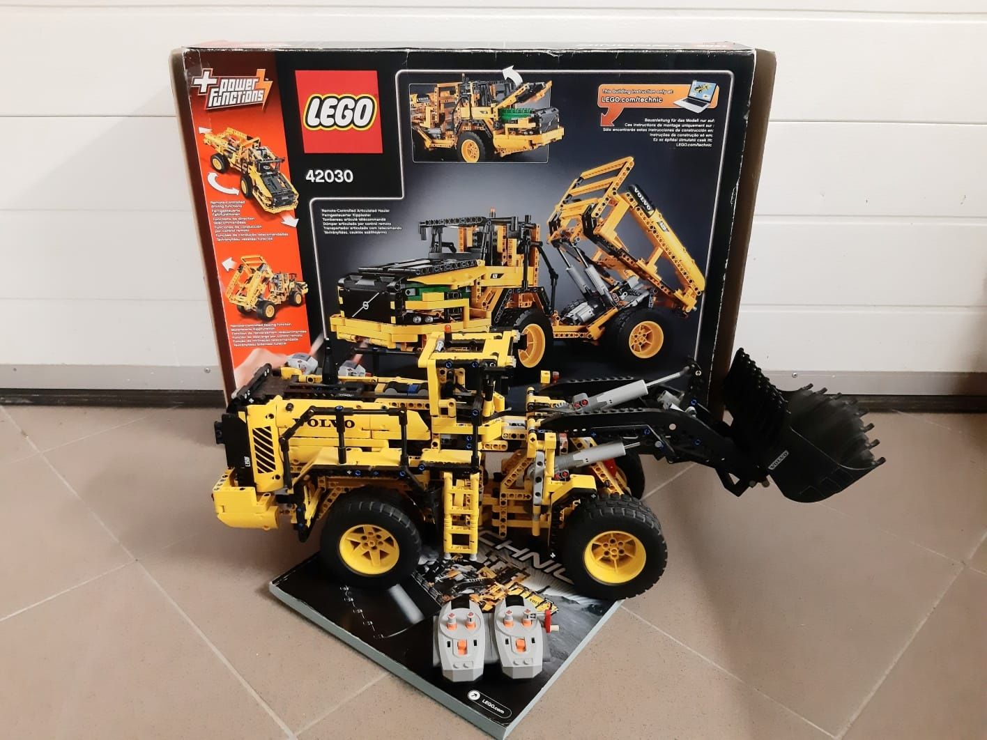Lego Technic 42030 ogromna kopara, piloty