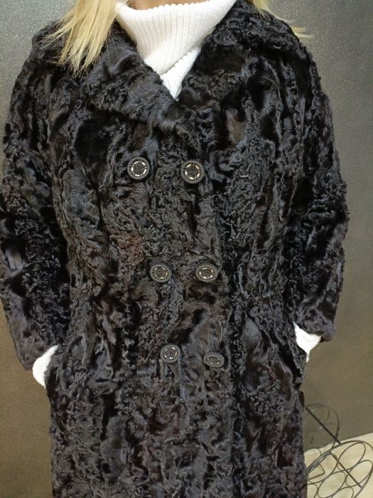 Futro naturalne z karakuł jak nowe r.40/42