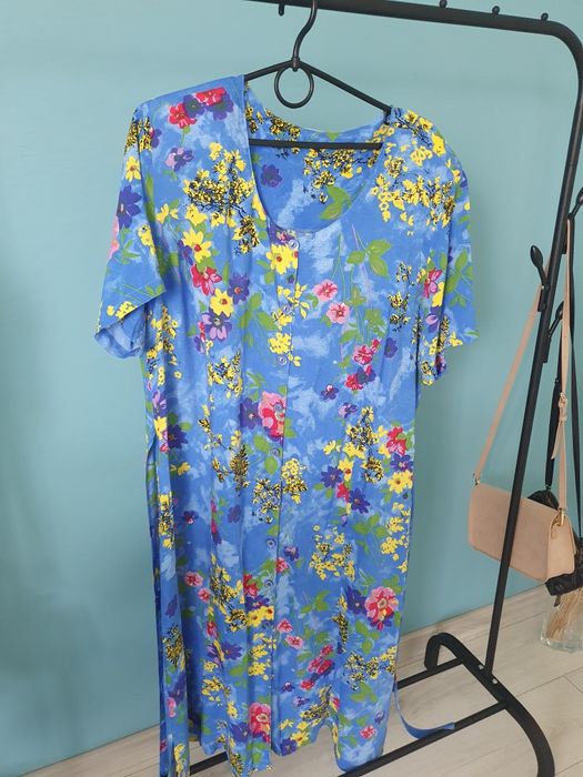 Długa sukienka w kwiaty, roz.44/46 kolor niebieski