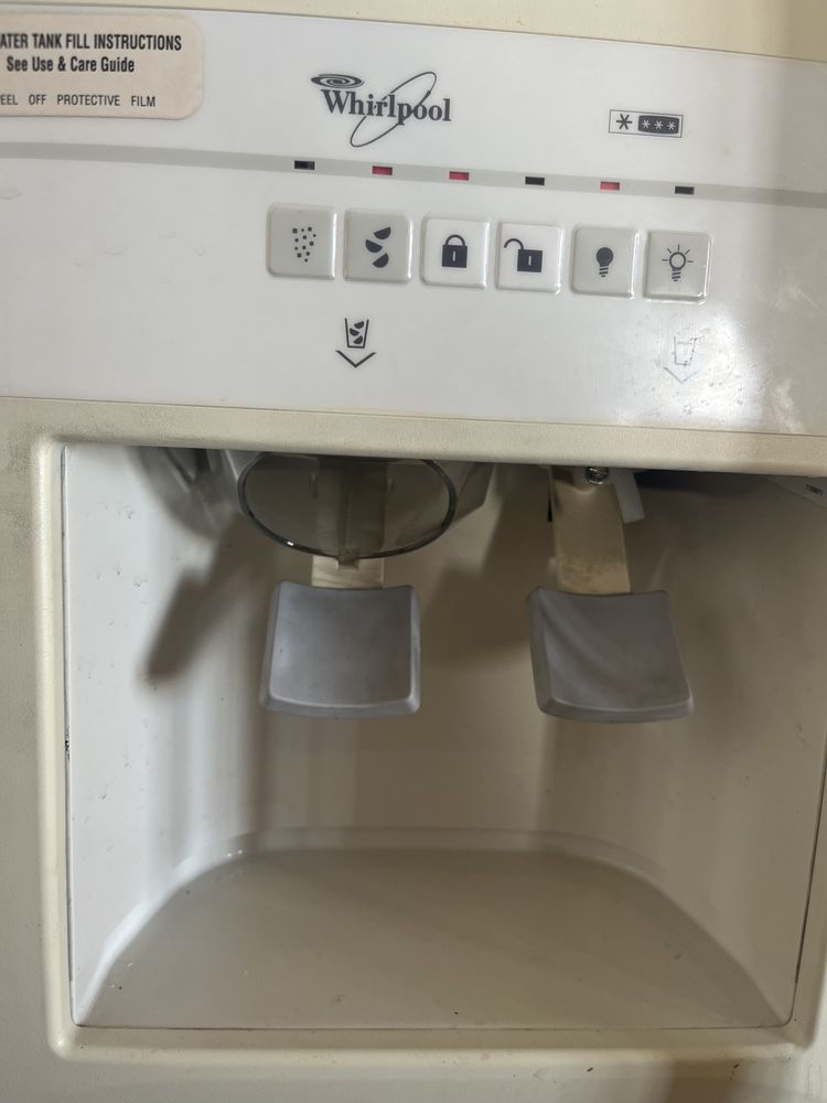 Vende-se frigorifico do tipo americano Whirlpool