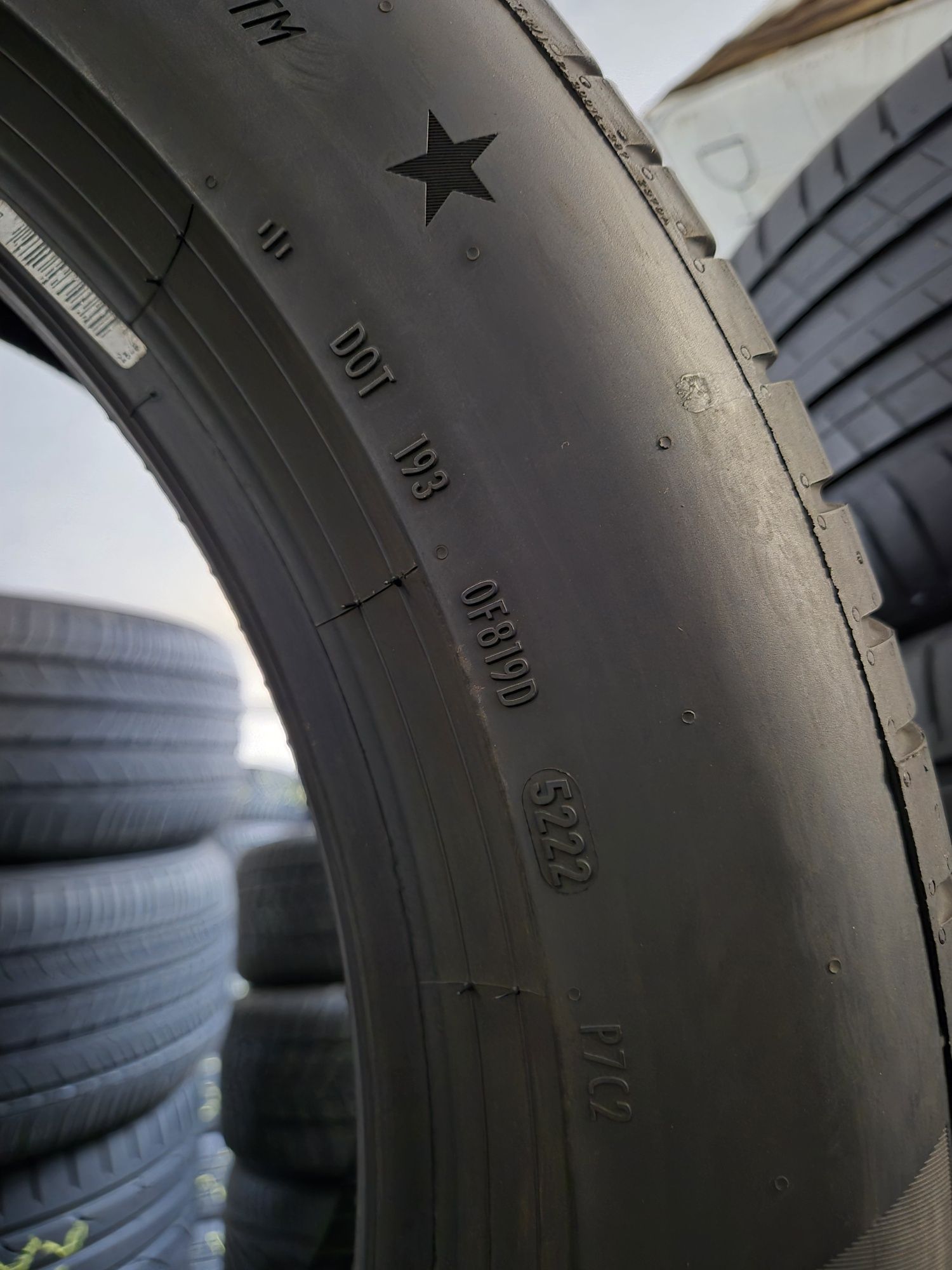 Kpl.opon letnich Pirelli 245 50r19 rok 22