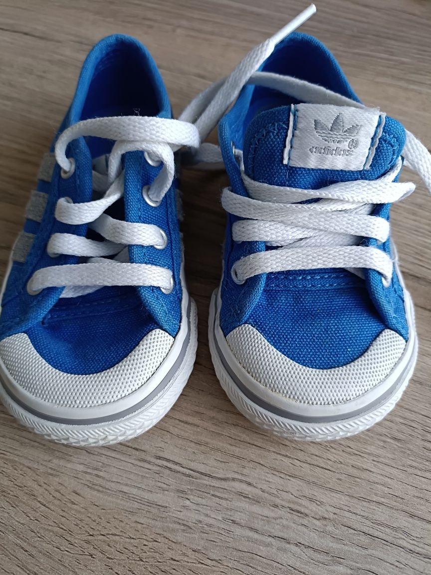 Tenisówki Adidas trampki na wiosna/ lato r.21 wkładka 13.8 cm