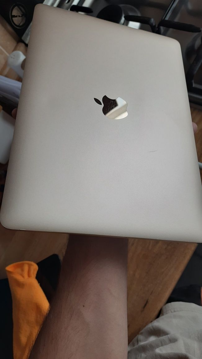 MacBook 12 . 8/512ssd