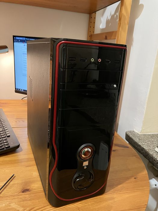 Komputer: Intel i5 3.00 Ghz GeForec 550Ti 16Gb RAM