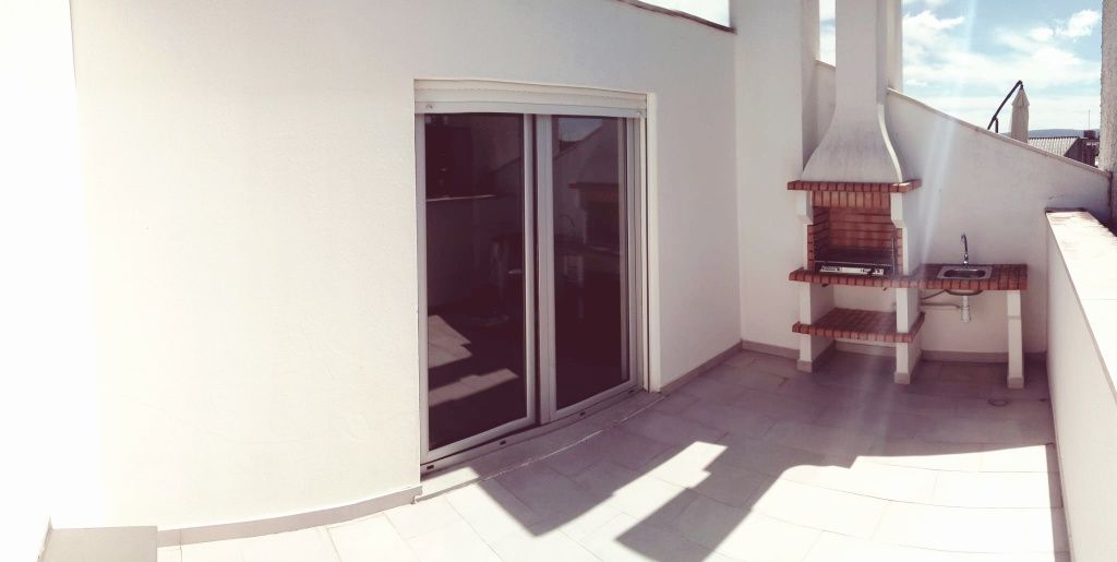 T2 em Fátima com Terraço, Mobilado e Equipado